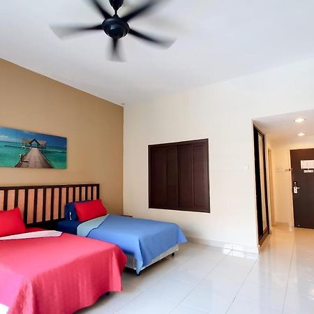 Gold Coast Morib By 369 Stay Kampong Tanjong Pechah Eksteriør billede