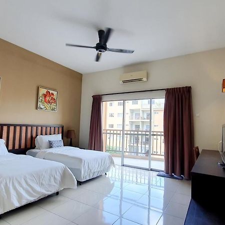 Gold Coast Morib By 369 Stay Kampong Tanjong Pechah Eksteriør billede