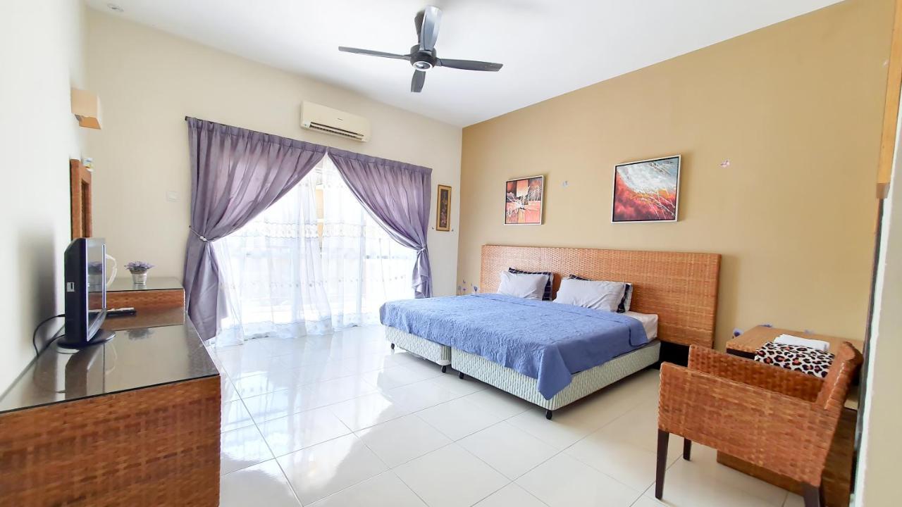 Gold Coast Morib By 369 Stay Kampong Tanjong Pechah Eksteriør billede
