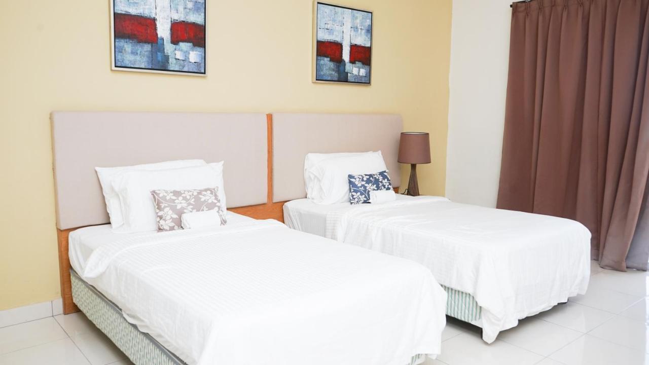 Gold Coast Morib By 369 Stay Kampong Tanjong Pechah Eksteriør billede